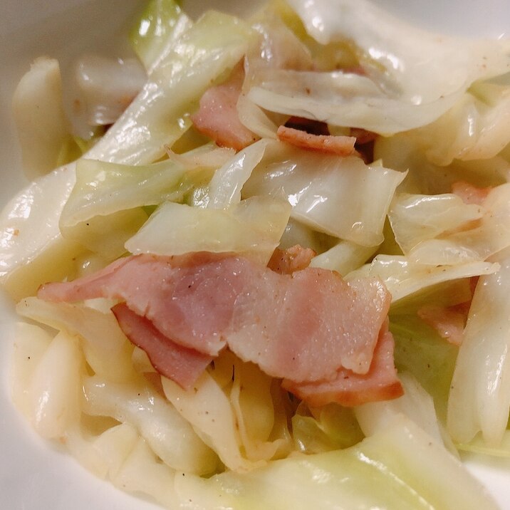 シンプル味付け!キャベツベーコン炒め